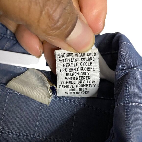 Shaver Lake Women's Patterned Chambray Button-Down Shirt - Picture 6 of 8